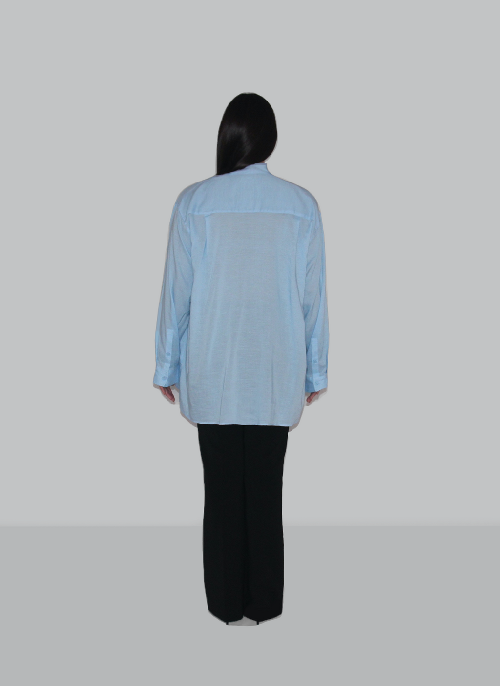 Chemise en mousseline à col drapé et ruban multi-usage